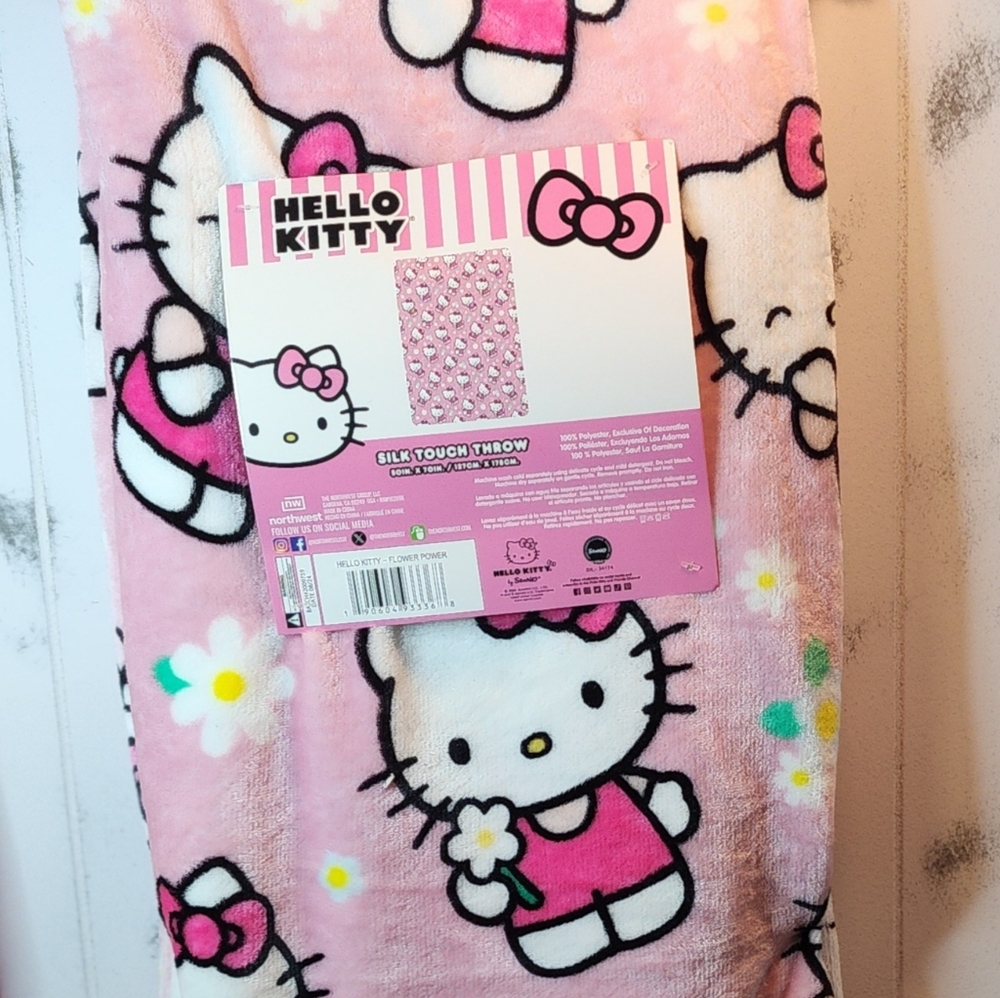 Hello Kitty Flower Power Blanket